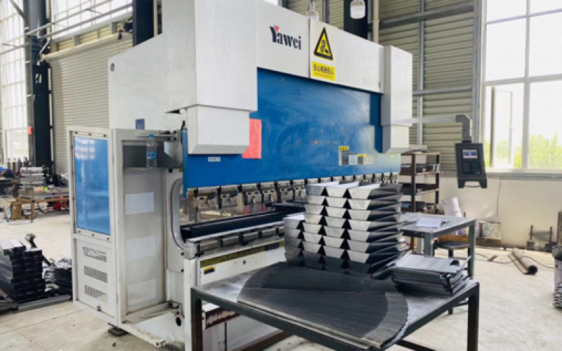 光数控折弯机（8台）